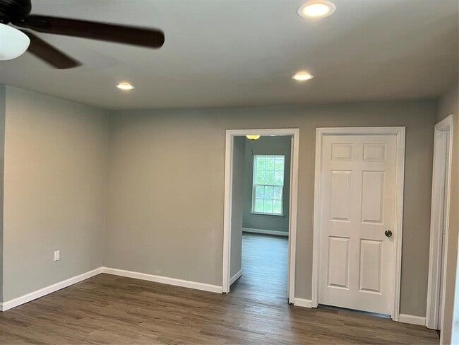 Building Photo - 950 11th St