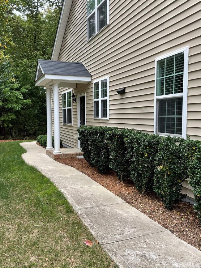 Building Photo - 138 Florians Dr
