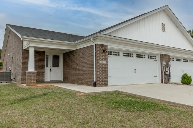 Building Photo - 305 Breckinridge Cir