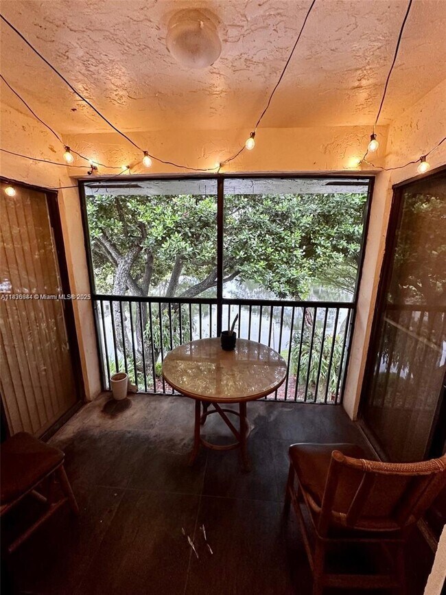 Foto del edificio - 8082 NW 15th Manor
