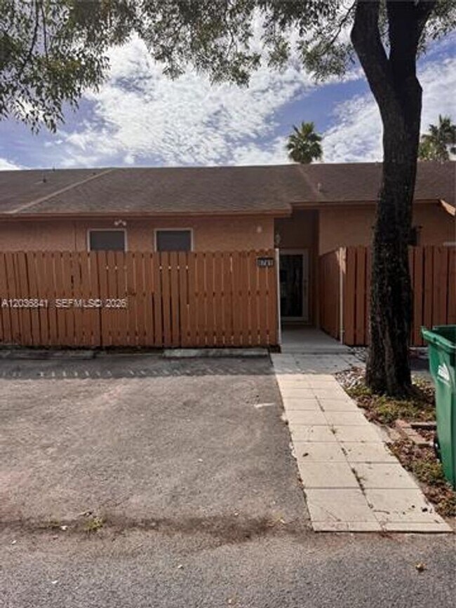 Foto del edificio - 6761 NW 189th Terrace