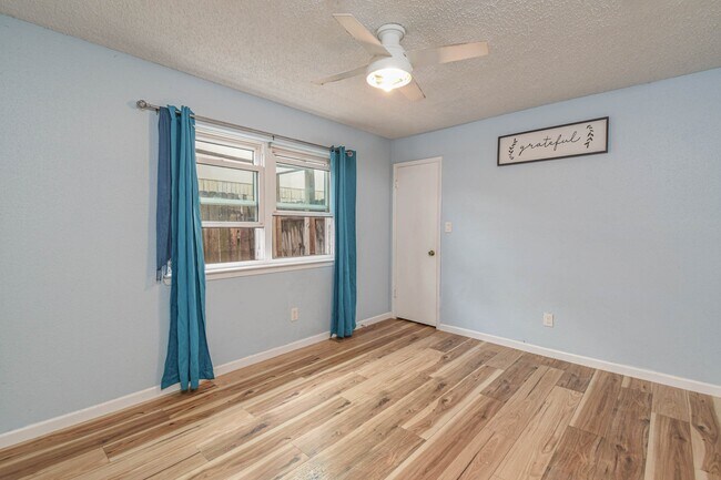 Foto del edificio - 12054 Plumpoint Dr