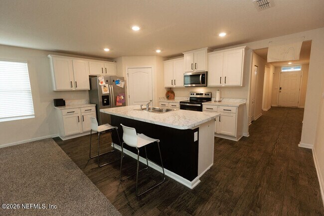 Foto del edificio - 2170 Englewood Ct