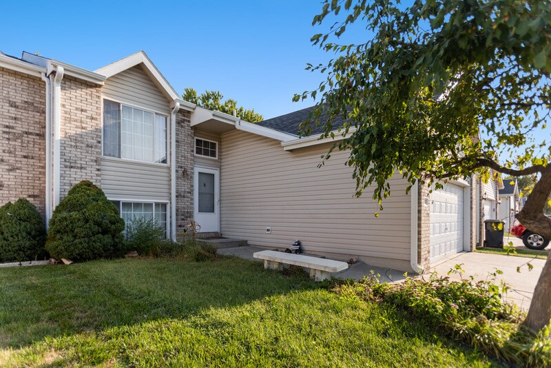 Primary Photo - 248 W Irving St