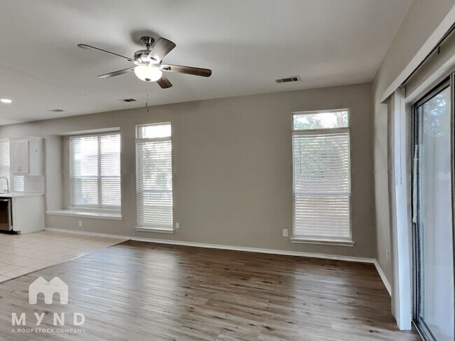 Foto del edificio - 541 Baverton Ln
