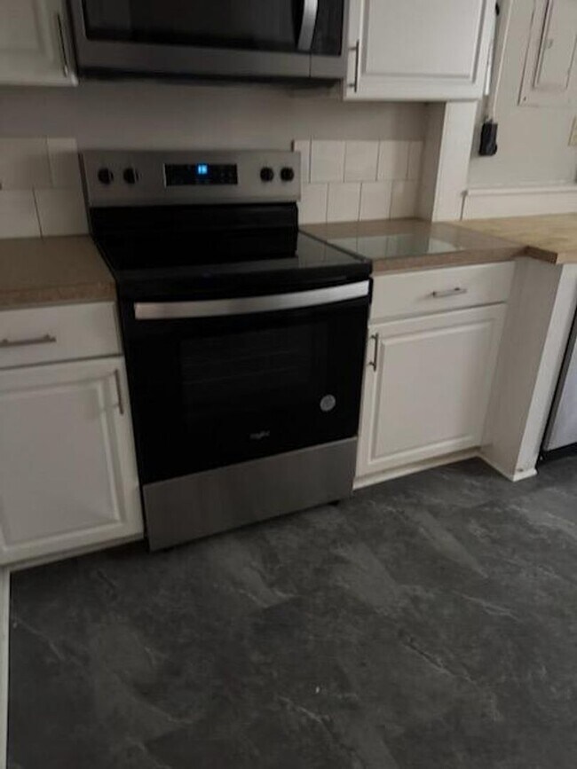 Foto del edificio - 2 bedroom, 1 bath house for rent