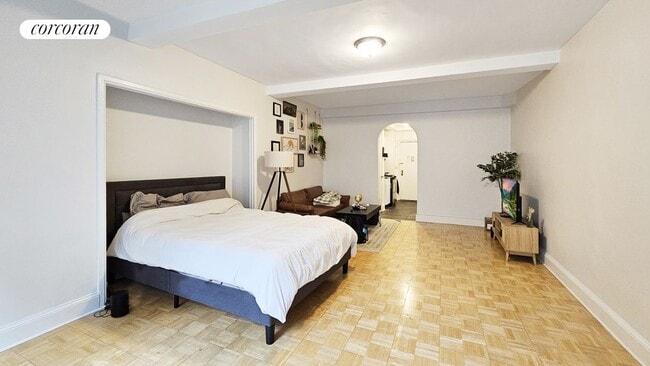 Foto del edificio - 307 E 44th St