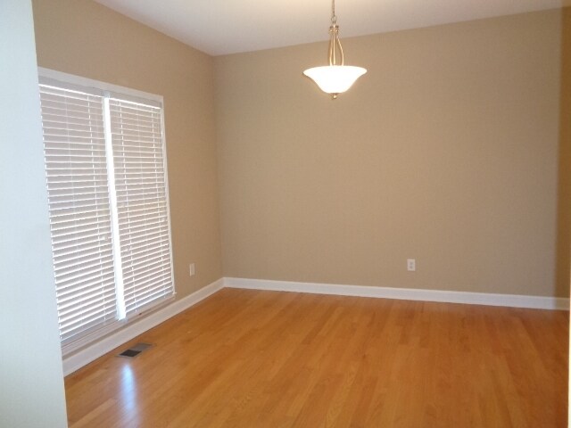 Building Photo - 928 Wonderland Pass