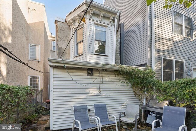 Building Photo - 1722 Willington St