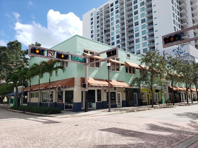 Building Photo - 310 S Dixie Hwy