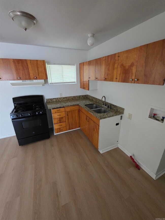 Building Photo - 4 N Meadowcliff Dr