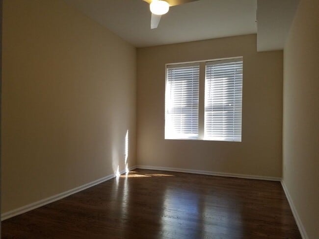 Building Photo - 1501 N Kolin Ave