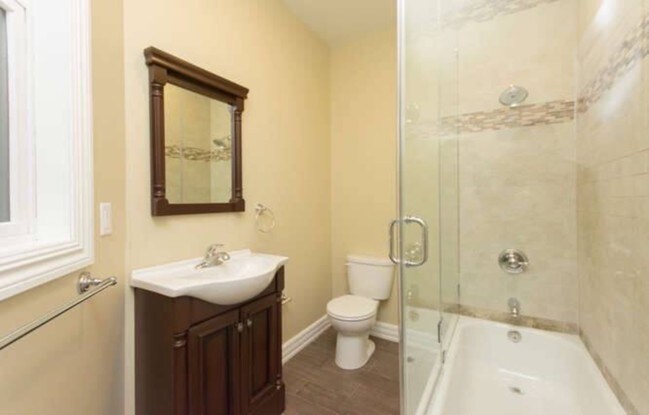 Building Photo - 106 Main St