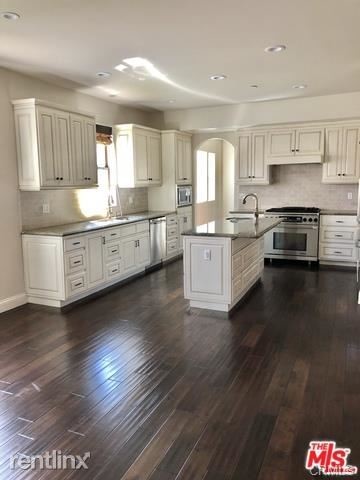 Building Photo - 3 br, 2 bath House - 320 S Swall Dr Apt 3