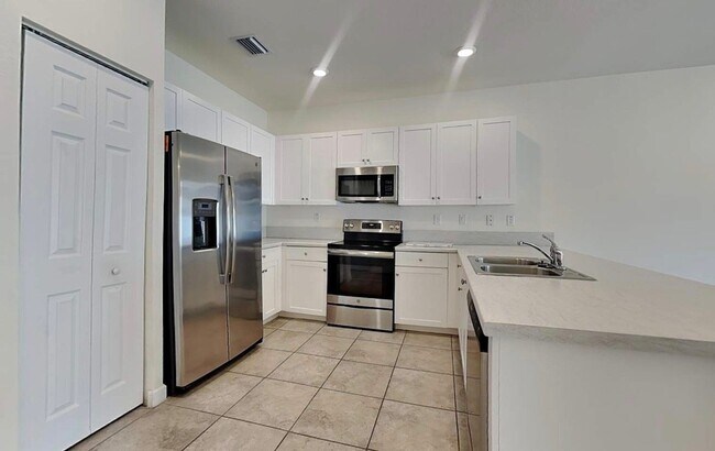 Foto del edificio - 1100 Lakeview Ave