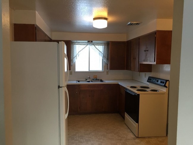 Building Photo - 2 Bed 1 Bath Downtown Meridian
