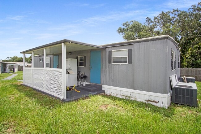 Building Photo - 26 Forest Dr