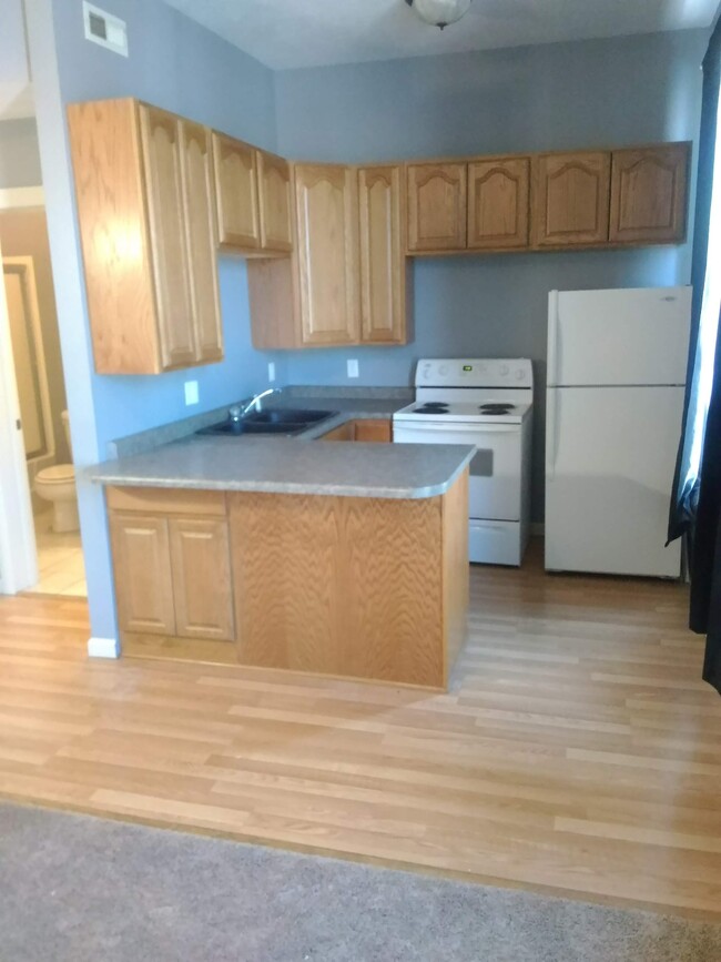 Kitchen - 805 S Main St