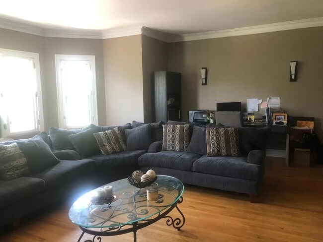 Foto del edificio - 504 S Austin Blvd