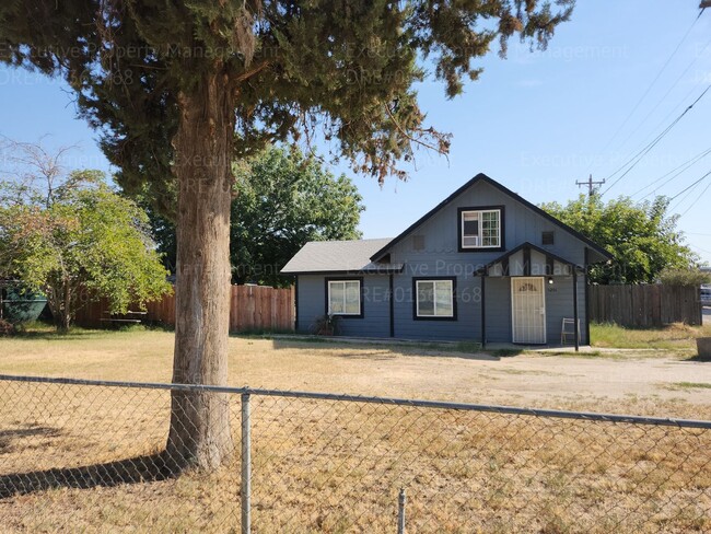 Building Photo - 5201 Pioneer Dr