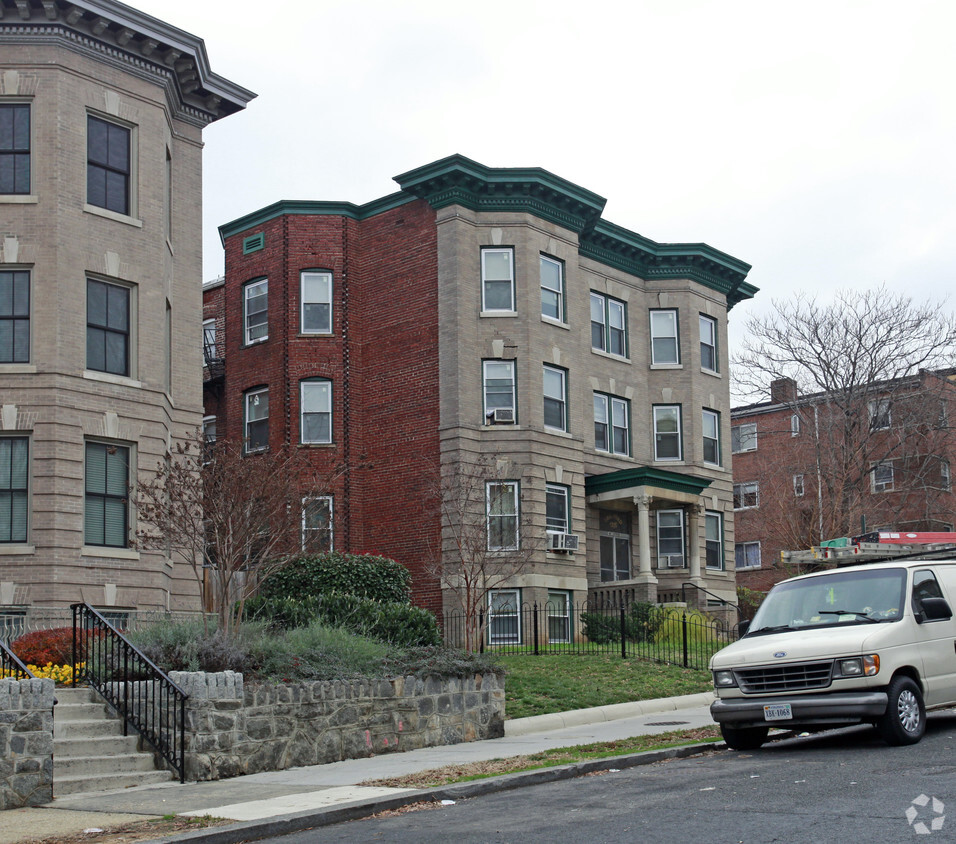 Building Photo - 1315 Clifton St NW