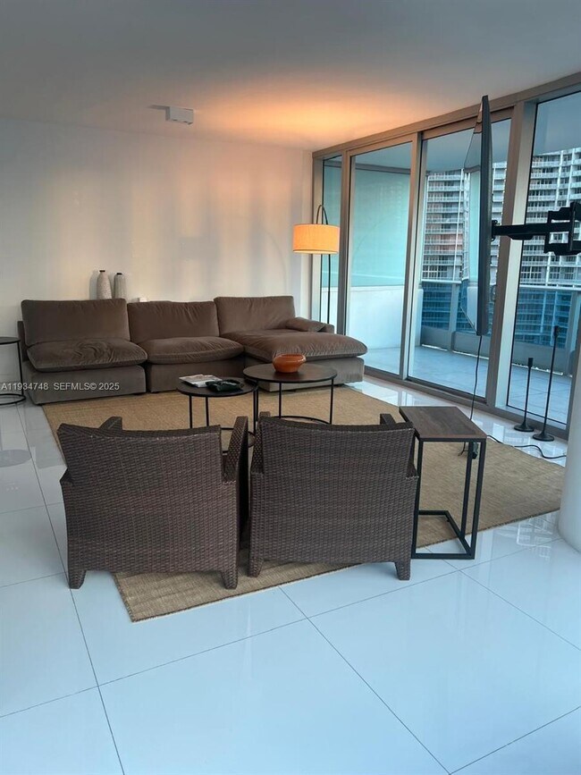 Building Photo - 200 Biscayne Blvd