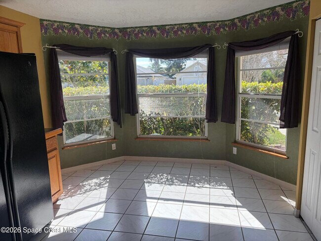 Foto del edificio - 340 Quail Dr