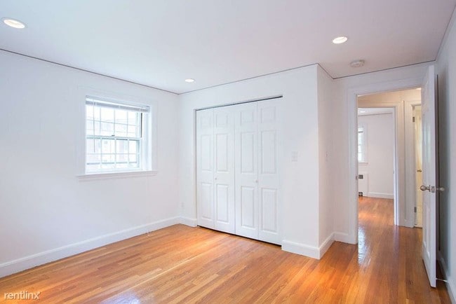 Building Photo - 2 br, 1 bath  - 75 Wyman St Apt 4