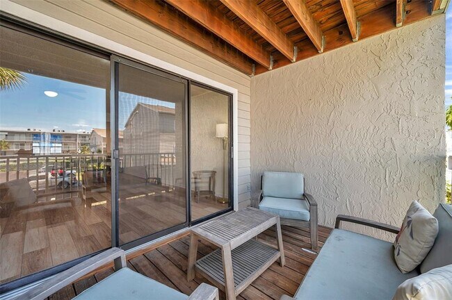 Building Photo - 745 Pinellas Bayway S