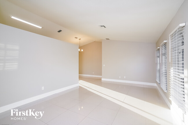 Foto del edificio - 4113 SW 8th Pl