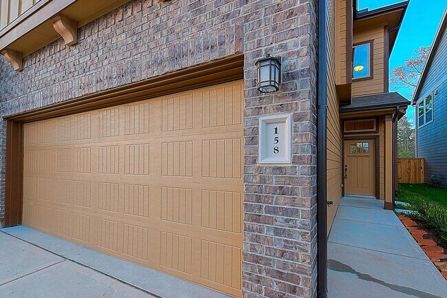 Building Photo - 158 Biltmore Loop