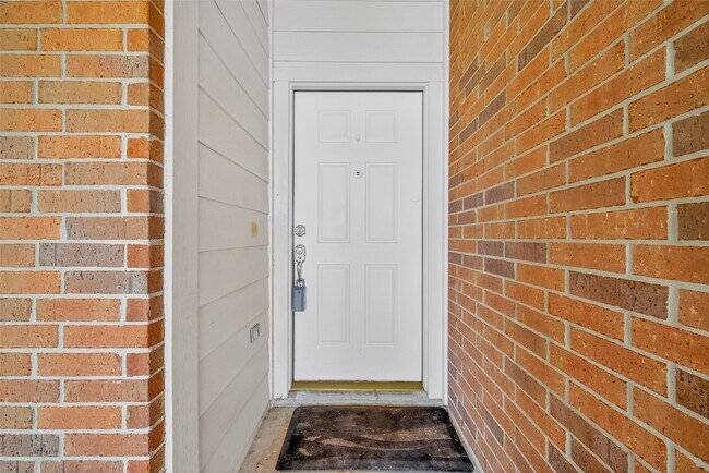 Foto del edificio - 9726 Angleside Ln