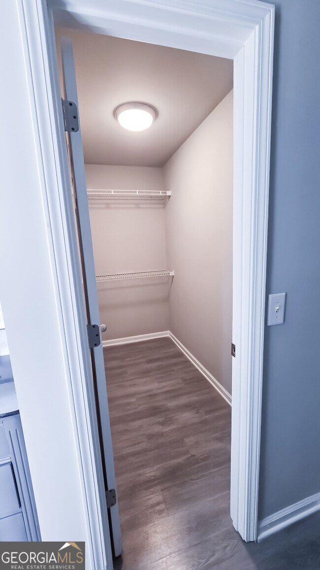 Building Photo - 3043 Saddle Creek Dr
