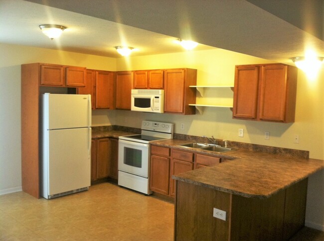 Building Photo - Spacious 2 bedroom Condo located on the So...