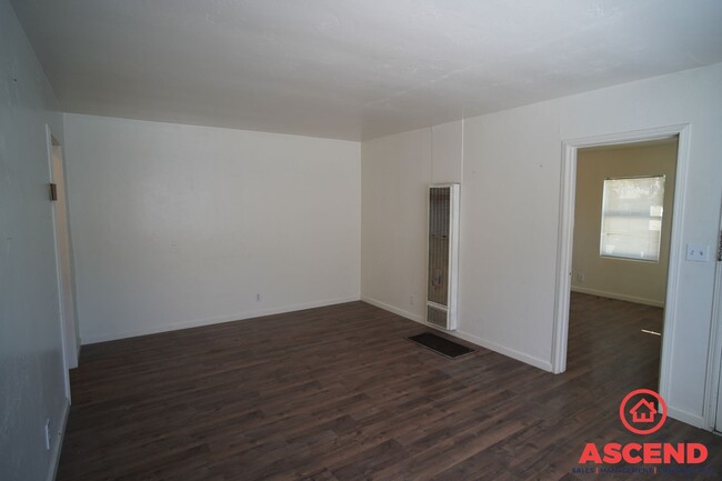 Building Photo - 2119 Watson St