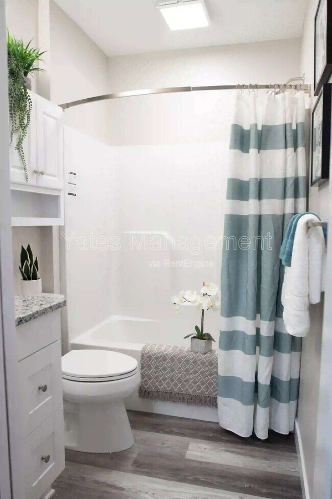 Foto del edificio - 411 W McPherson Ave