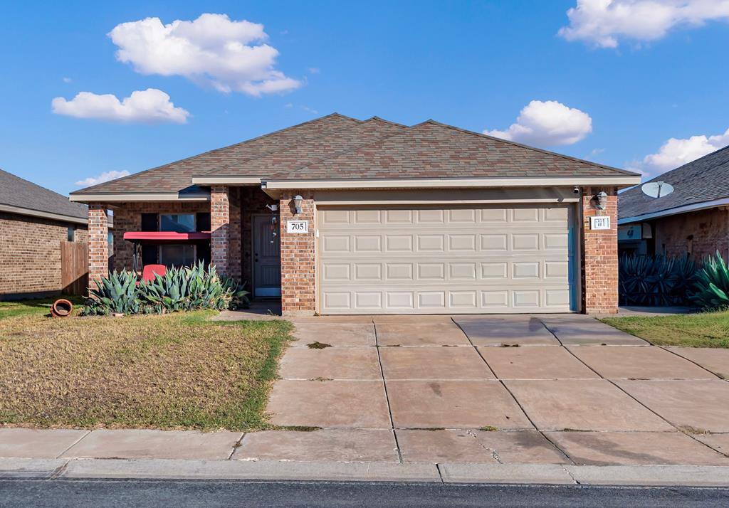 Foto principal - 705 E 95th St