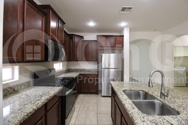 Foto del edificio - 2980 E Ridgewood Ln