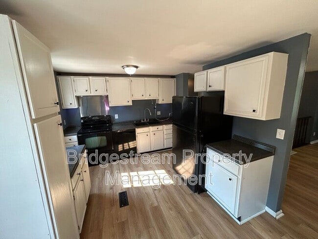 Building Photo - 3112 Charlotte Mill Dr