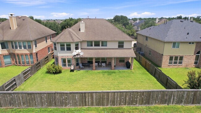 Building Photo - 21811 Honeysuckle Grove Ln