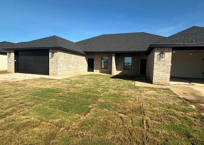 Building Photo - 324 Woodstock Ln