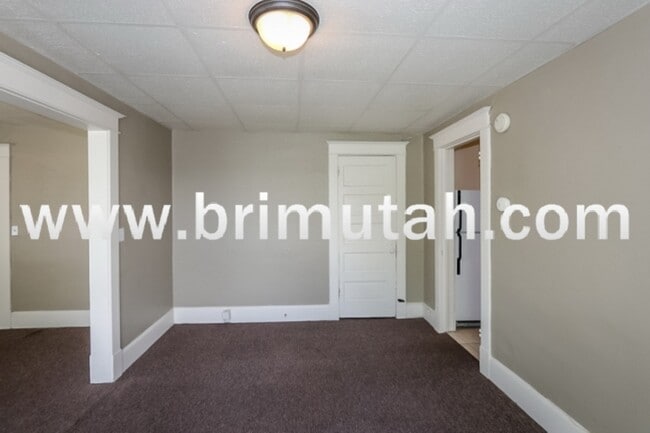 Building Photo - 273-275 S. 400 E. - 10