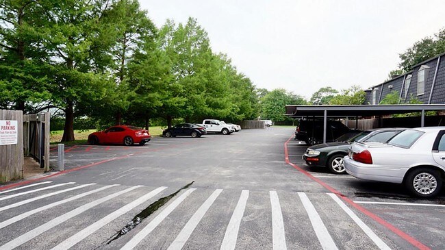 Foto del edificio - 8931 Gaylord Dr