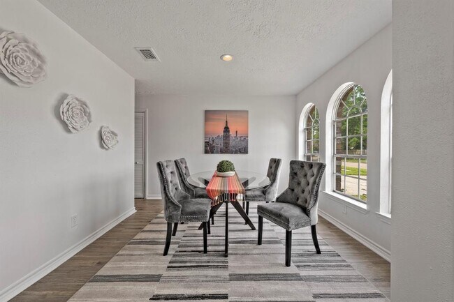 Building Photo - 3247 Bolton Gardens Dr
