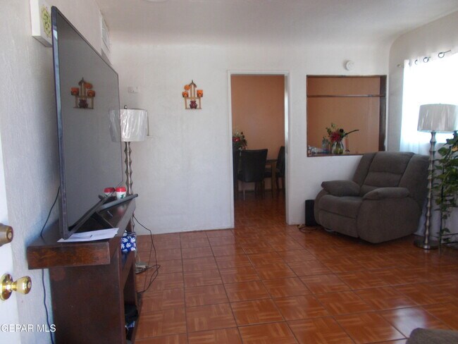 Foto del edificio - 7724 Mustang Ave