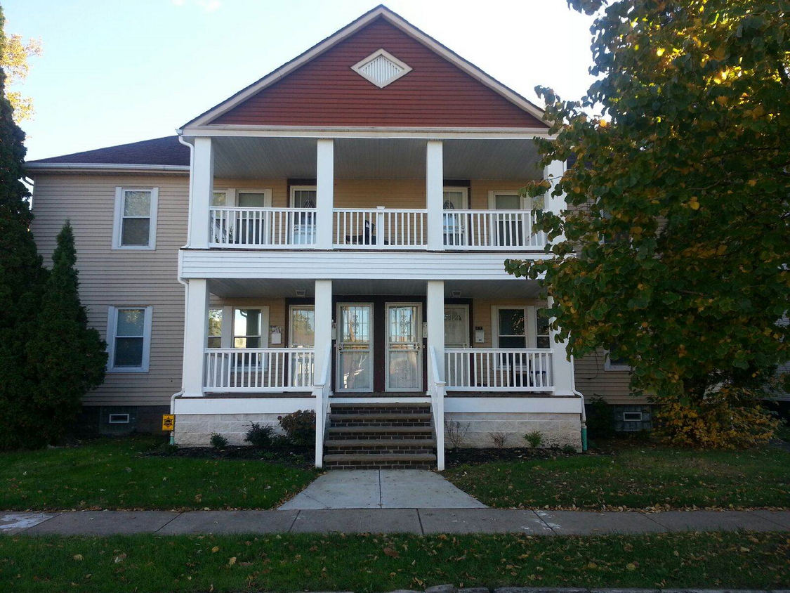Primary Photo - 10714 Elgin Ave