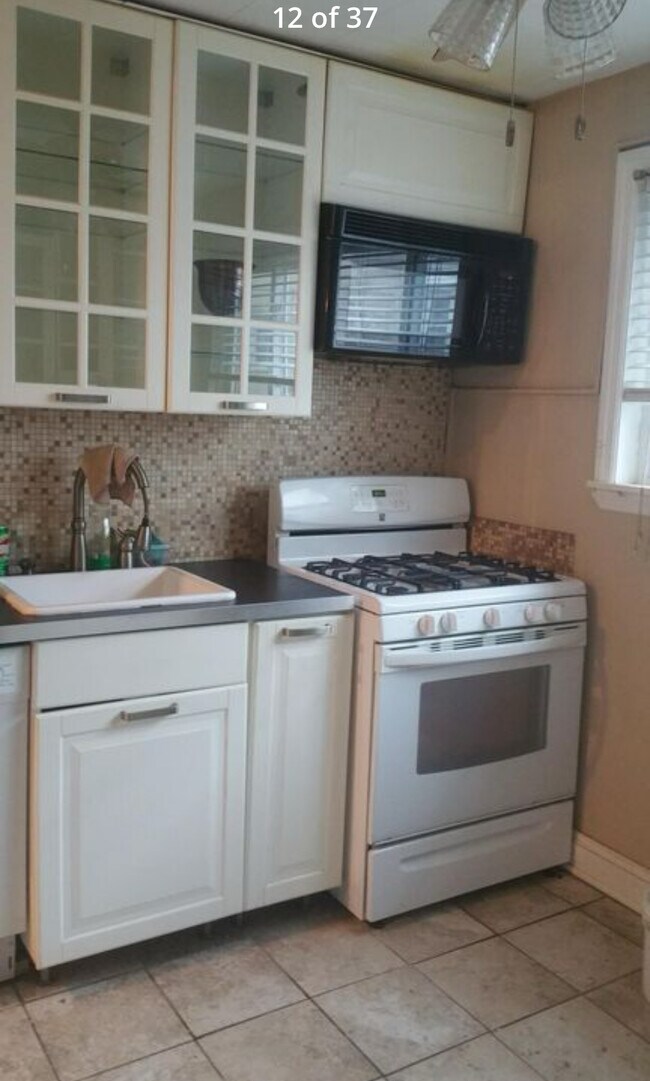Cocina - 6483 Lensen St
