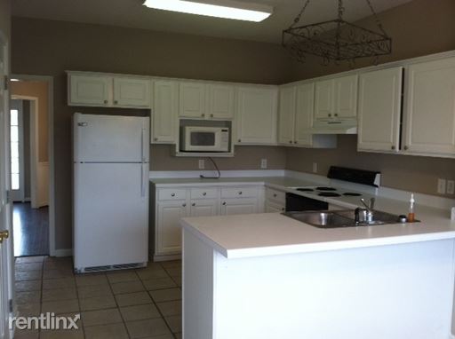 Building Photo - 141 Crestmont Ln