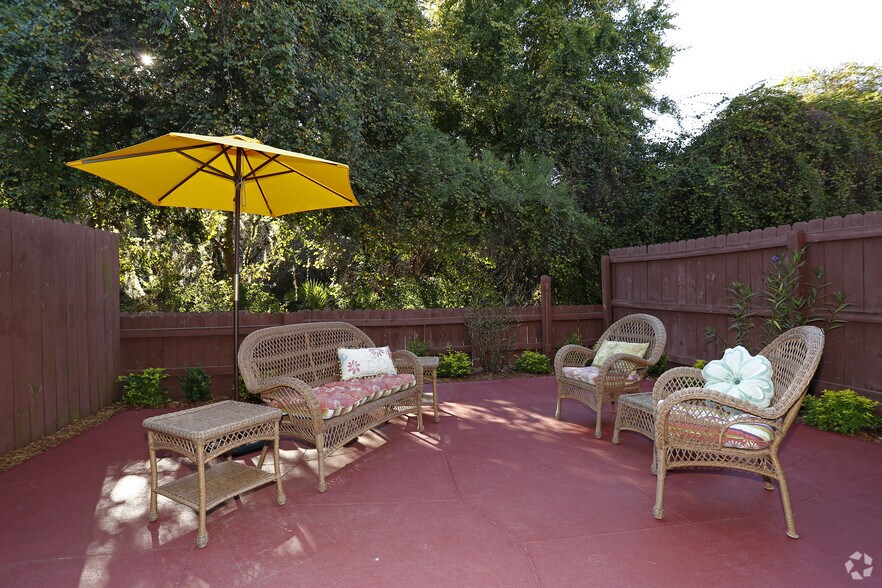 Carlton Arms Of Ocala Als Fl Apartments Com