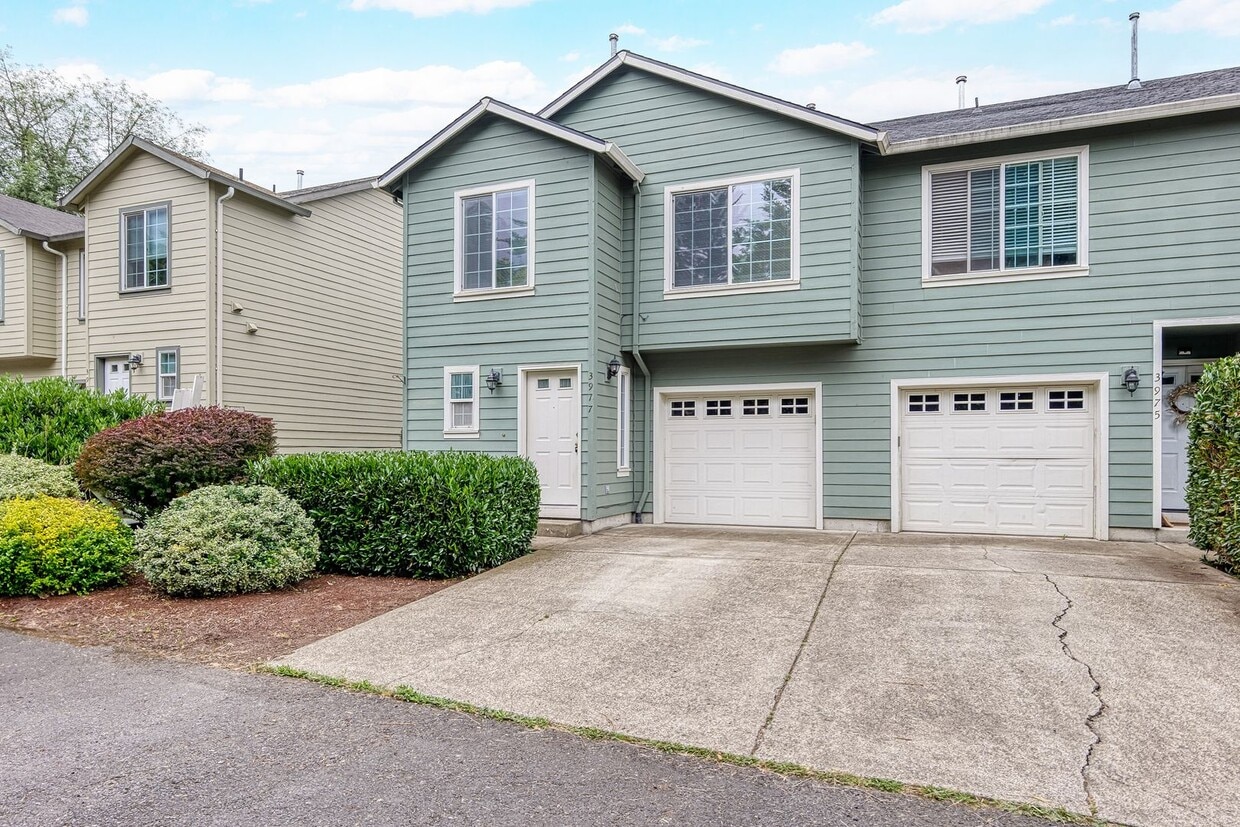 Primary Photo - MUST SEE!!! This well-maintained 3 bedroom...